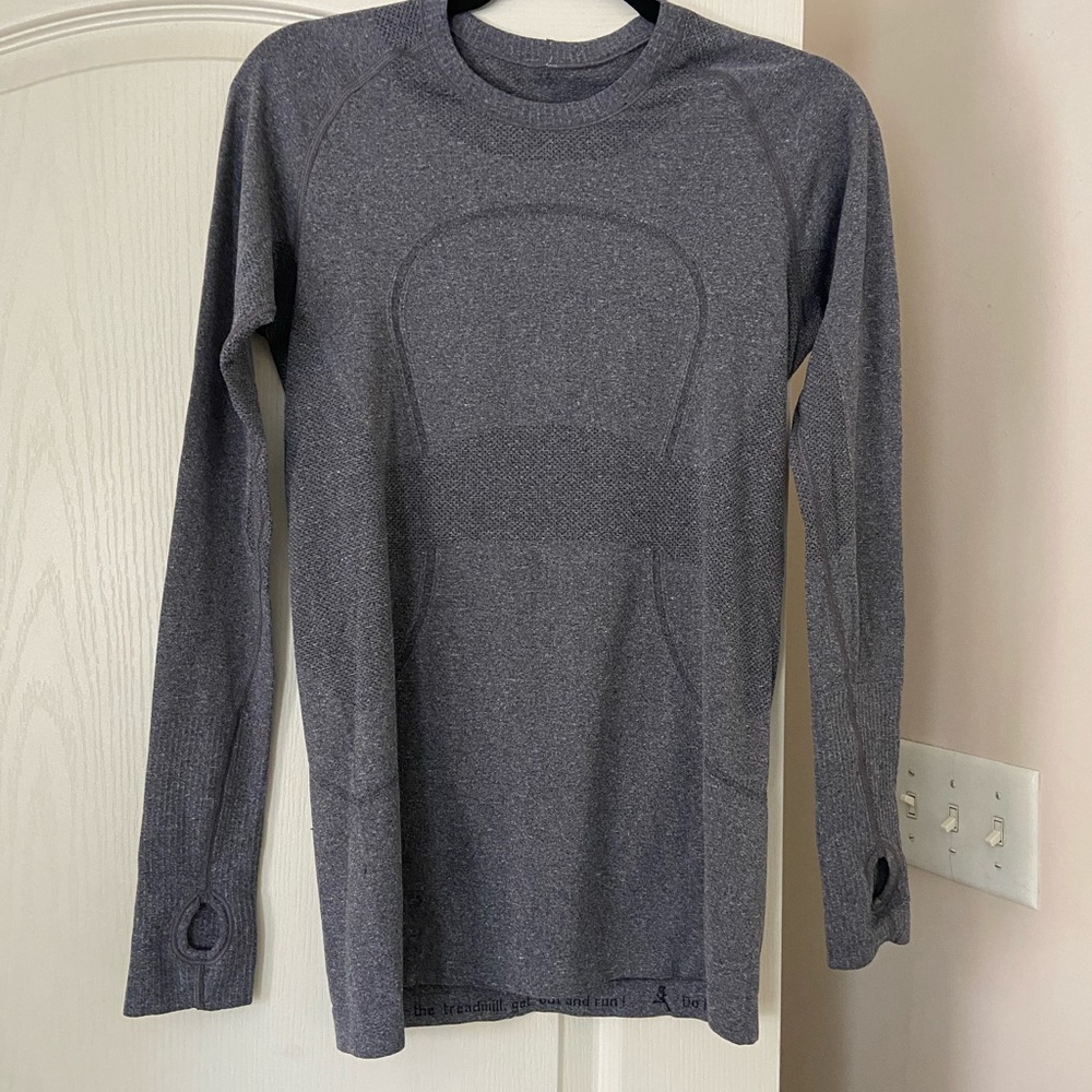 Lululemon Swiftly Run Long Sleeve Shirt!!